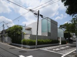 世田谷区成城｜デザイン住宅の外壁改修工事が終盤