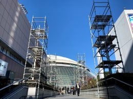 保護中: 東京ドームシティ ポール灯塗装工事