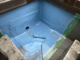 ウレタン防水剤1回目塗布