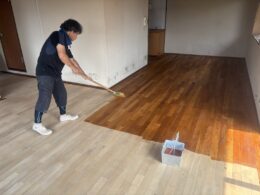 ハードクリアオイル塗装中