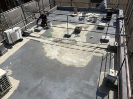 カチオン系フィラーによる不陸調整（全景）