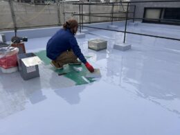 ウレタン防水材1回目塗布