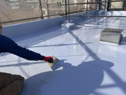 ウレタン防水材2回目塗布