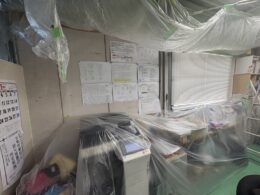 雨漏り散水調査による二次被害を防ぐ室内養生