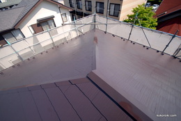 屋根の塗装工程