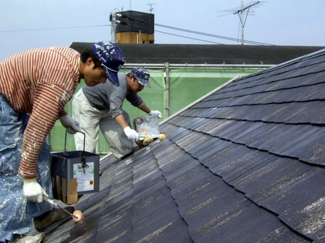 屋根塗装における下塗り（プライマー）